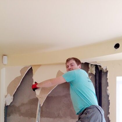 Демонтаж стены в Риге демонтажные работы 