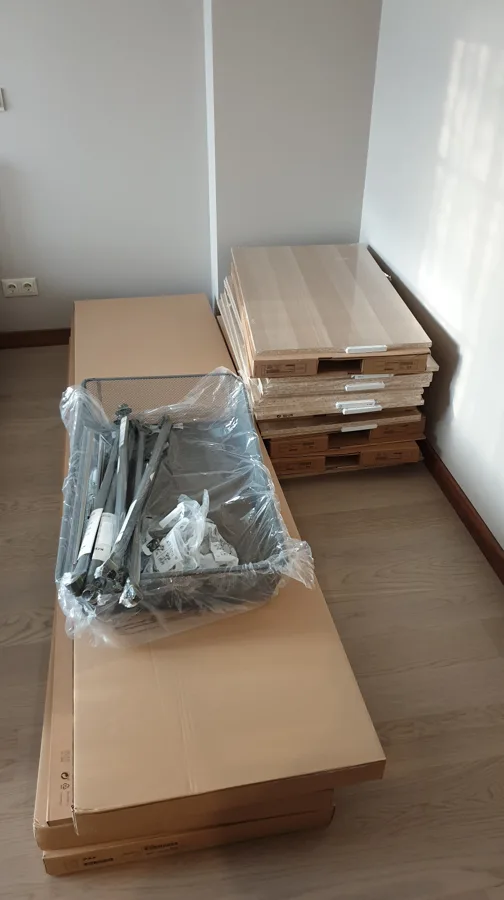 Коробки упаковка не разобранный шкаф Ikea до сборки мебели в Риге и Латвии